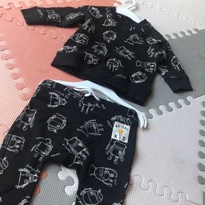 H&M | 6 to 9M Robot Jogger Set